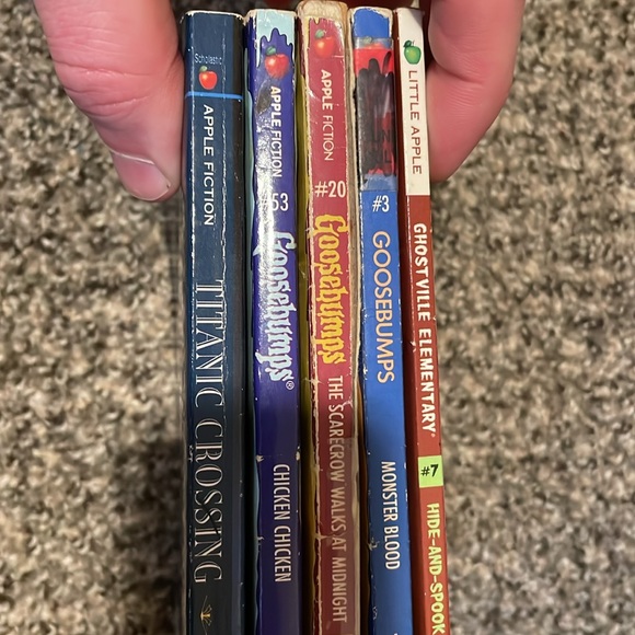 Books - Picture 5 of 5